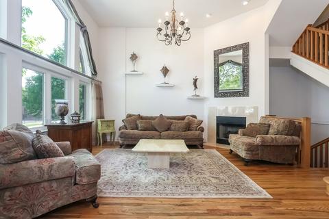 1113 E Prairie Ave, Des Plaines, IL 60016 photo 2