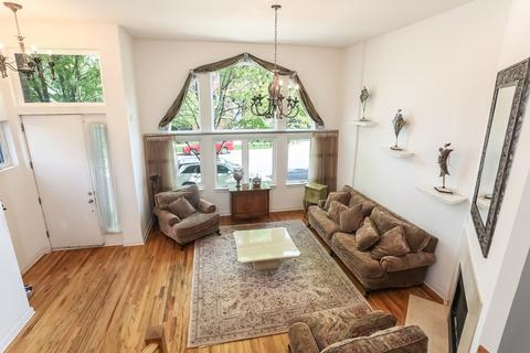 1113 E Prairie Ave, Des Plaines, IL 60016 photo 3