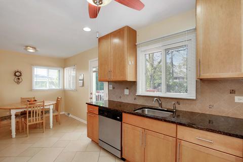 690 Manor Ct, Des Plaines, IL 60016 photo 7
