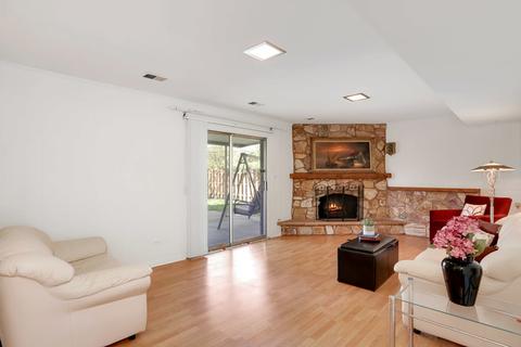 690 Manor Ct, Des Plaines, IL 60016 photo 3