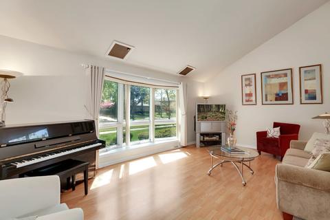 690 Manor Ct, Des Plaines, IL 60016 photo 14