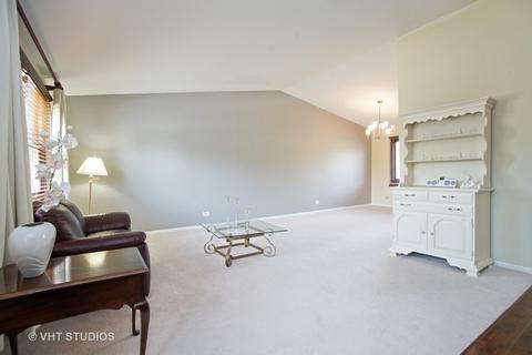 4498 Harbor Cir, Hoffman Estates, IL 60192 photo 3