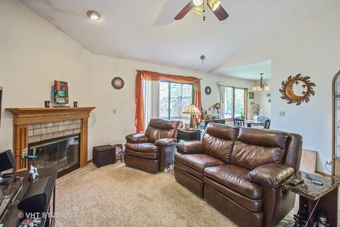 663 Eichler Dr, West Dundee, IL 60118 photo 3