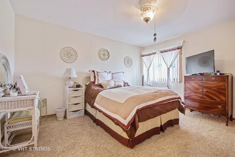 663 Eichler Dr, West Dundee, IL 60118 photo 8
