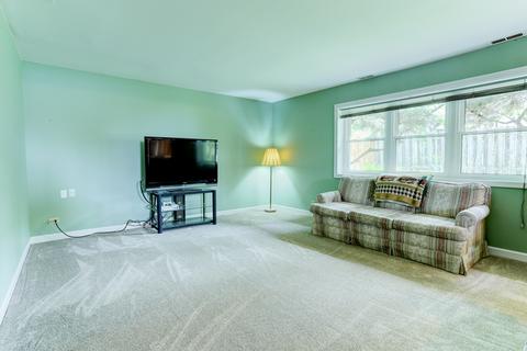 630 Randi Ln, Hoffman Estates, IL 60169 photo 6