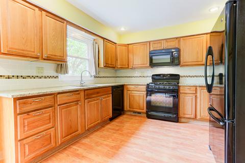 630 Randi Ln, Hoffman Estates, IL 60169 photo 5