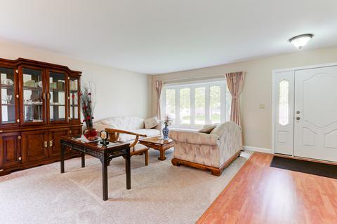 630 Randi Ln, Hoffman Estates, IL 60169 photo 2