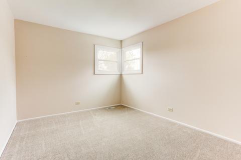 630 Randi Ln, Hoffman Estates, IL 60169 photo 12