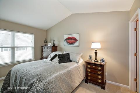 2288 Georgetown Cir, Aurora, IL 60503 photo 7