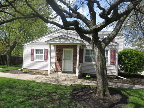 104 Daniel Ct #A, Bartlett, IL 60103 photo 1