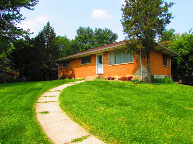 406 Village Rd, Willowbrook, IL 60527 photo 1