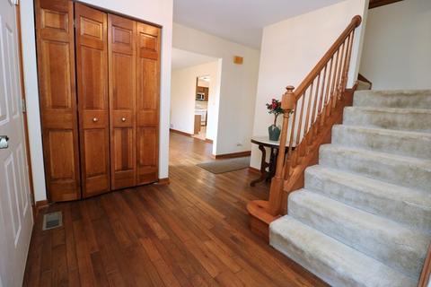618 Chatham Cir, Algonquin, IL 60102 photo 4