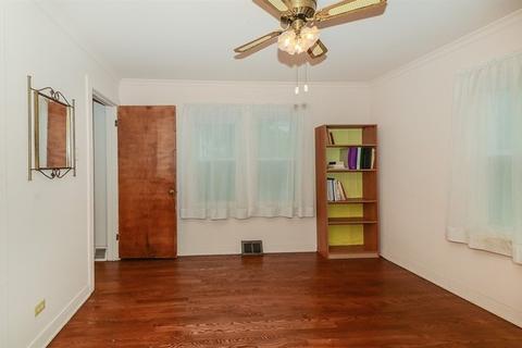 2139 Nimitz Dr, Des Plaines, IL 60018 photo 9