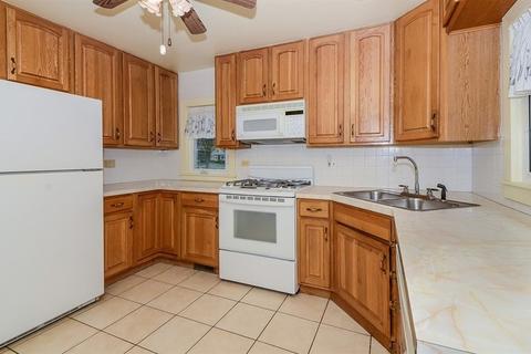 2139 Nimitz Dr, Des Plaines, IL 60018 photo 8