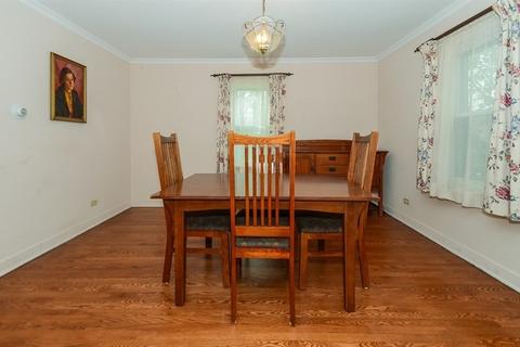2139 Nimitz Dr, Des Plaines, IL 60018 photo 5