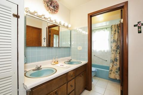 500 Beach Dr, Algonquin, IL 60102 photo 8