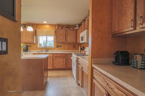 308 Keller St, Plano, IL 60545 photo 9