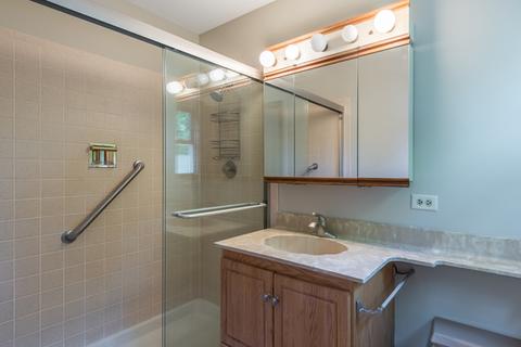 2 S471 Seneca Dr, Wheaton, IL 60189 photo 18