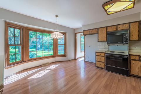 2 S471 Seneca Dr, Wheaton, IL 60189 photo 8
