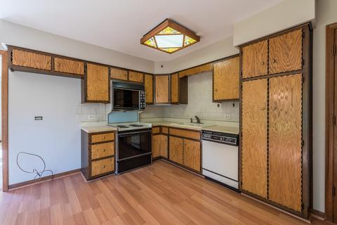 2 S471 Seneca Dr, Wheaton, IL 60189 photo 9