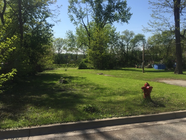 950 Zenner Ave, Aurora, IL 60505 photo 3