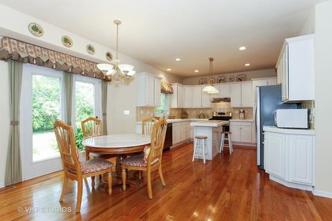 126 Jason Ct, Aurora, IL 60502 photo 4