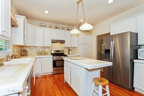 126 Jason Ct, Aurora, IL 60502 photo 3