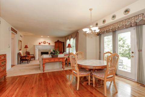 126 Jason Ct, Aurora, IL 60502 photo 5