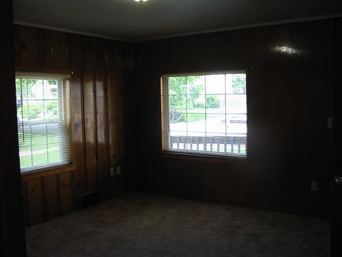 2010 5th St, Peru, IL 61354 photo 3
