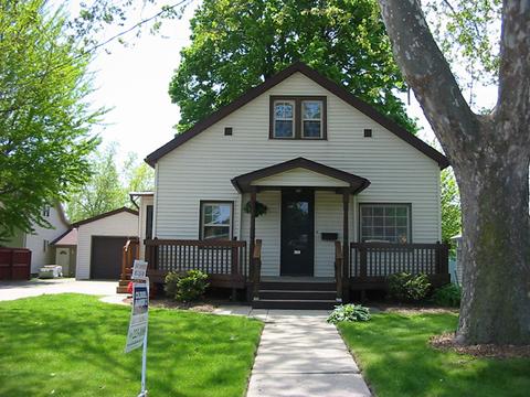 2010 5th St, Peru, IL 61354 photo 1