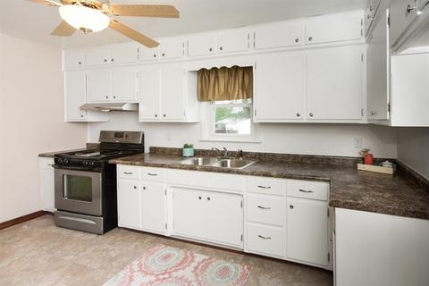 575 N 10th Ave N, Kankakee, IL 60901 photo 2