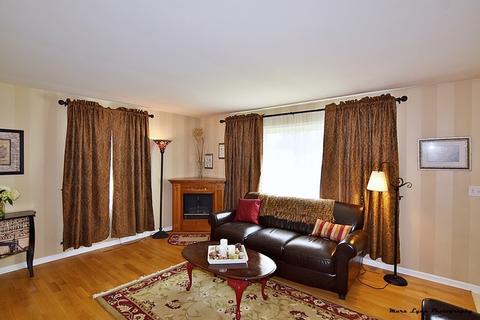 210 N Berteau Ave, Bartlett, IL 60103 photo 4