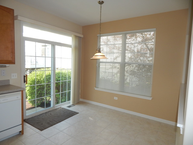 2992 Talaga Dr, Algonquin, IL 60102 photo 5