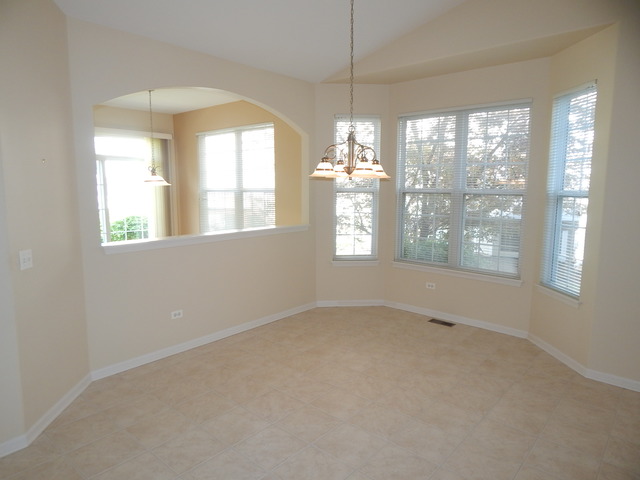 2992 Talaga Dr, Algonquin, IL 60102 photo 3