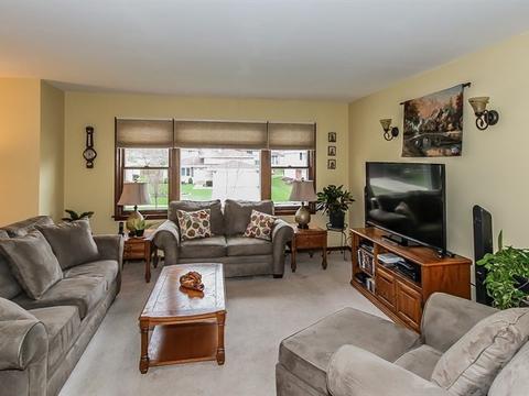 736 Spruce Ln, Bartlett, IL 60103 photo 2