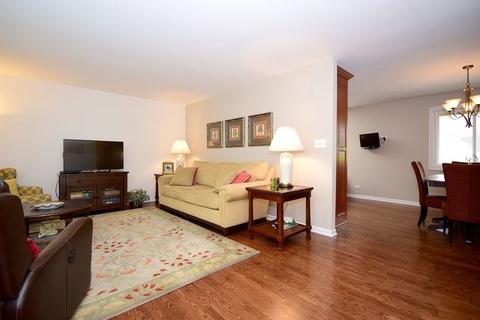 711 Marshall Dr, Des Plaines, IL 60016 photo 6