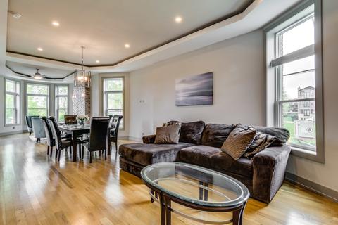 859 E 63rd Pl, Chicago, IL 60637 photo 9