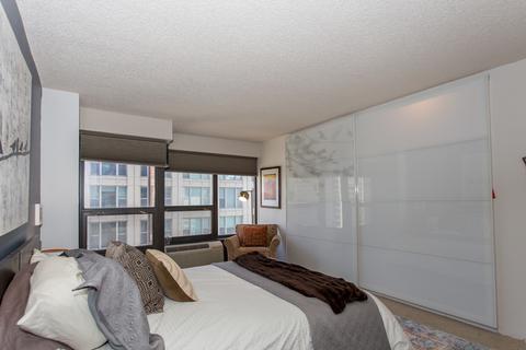 30 E Huron St #2007, Chicago, IL 60611 photo 12
