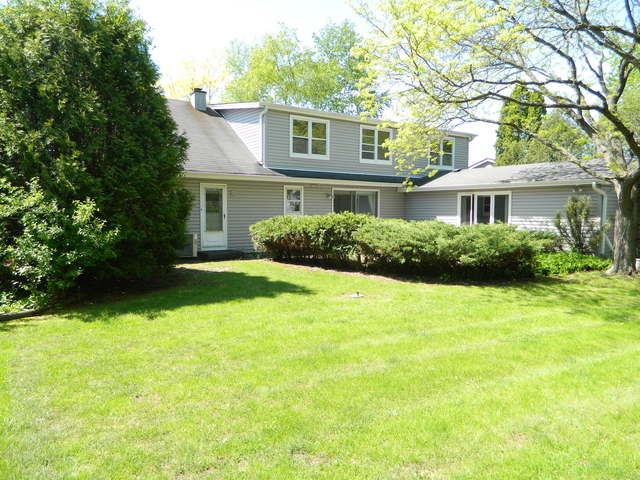3935 N Firestone Ln, Hoffman Estates, IL 60192 photo 2