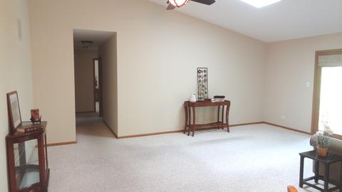 201 E Walters Ln #2B, Itasca, IL 60143 photo 4