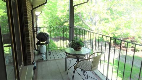 201 E Walters Ln #2B, Itasca, IL 60143 photo 9