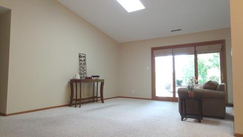 201 E Walters Ln #2B, Itasca, IL 60143 photo 3