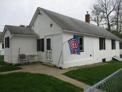 527 E Dakota St, Spring Valley, IL 61362 photo 2