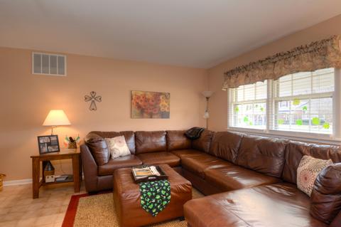 922 E Paddock Dr, Palatine, IL 60074 photo 6