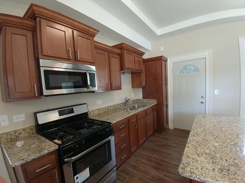 44 Jefferson Ave, Elgin, IL 60120 photo 4