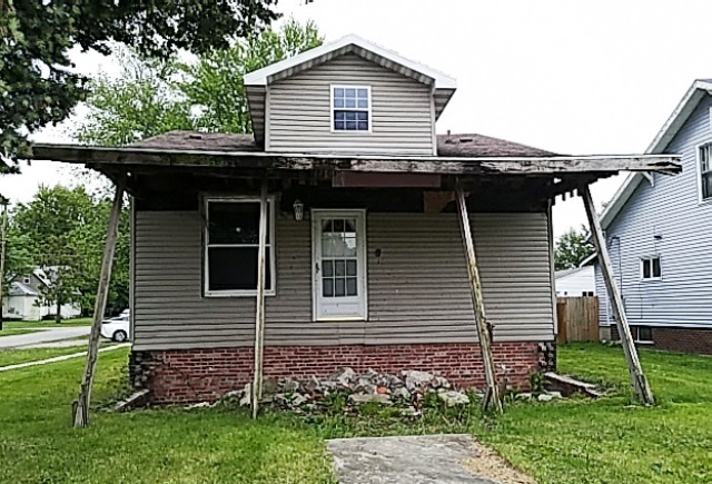 1701 Dewitt Ave, Mattoon, IL 61938 photo 2