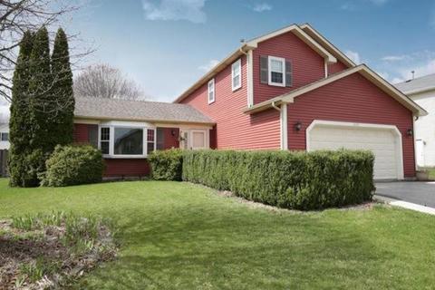 2010 Clematis Dr, Algonquin, IL 60102 photo 1