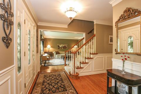 8500 Walredon Ave, Burr Ridge, IL 60527 photo 2