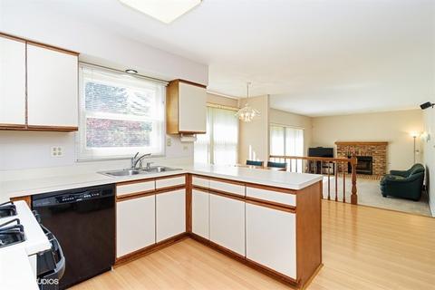 1050 Weeping Willow Dr, Wheeling, IL 60090 photo 6