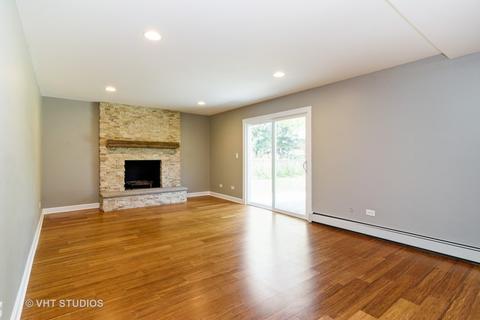 1074 Crimson Dr, Wheeling, IL 60090 photo 9